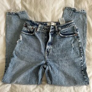 Abercrombie & Fitch The Mom high Rise | curve love Light Blue Straight Leg Jeans